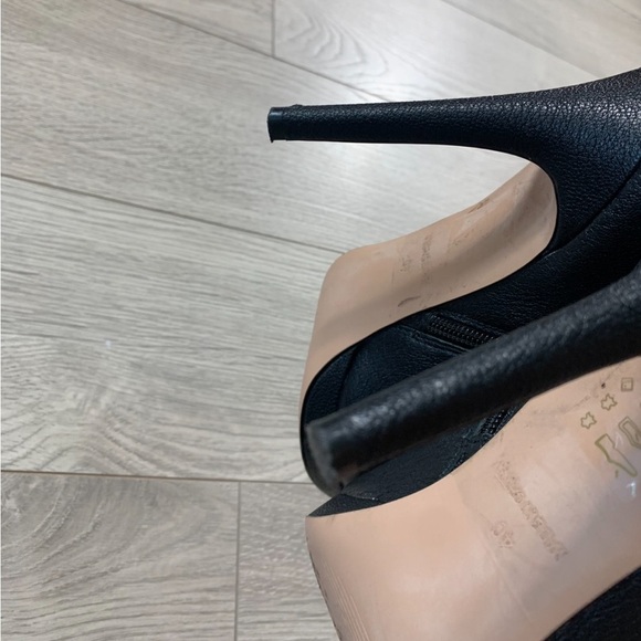 REISS Black Pointed Toe Leather Heeled Ankle Boots - Picture 7 of 11